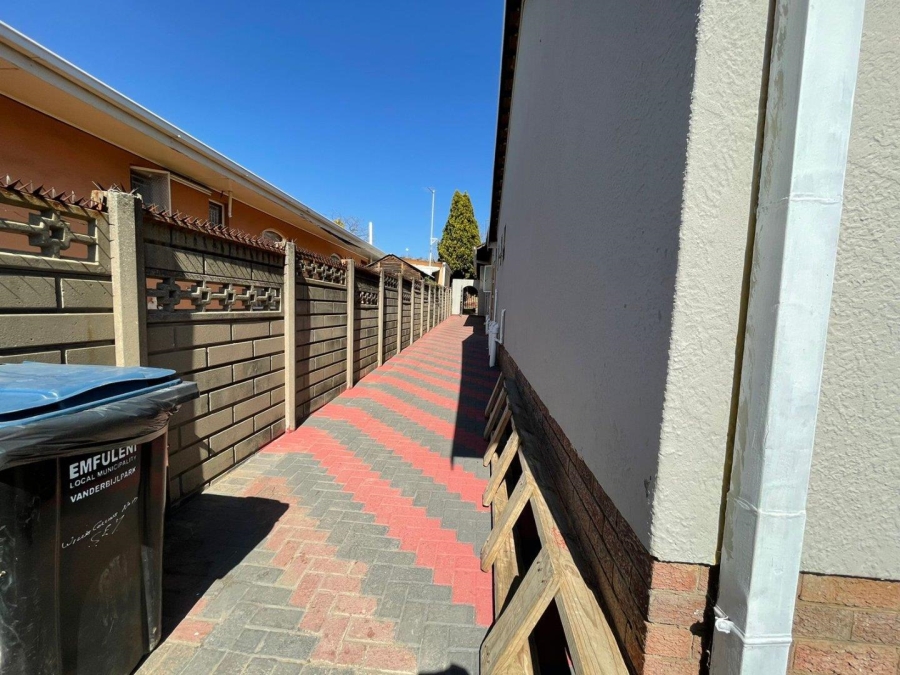 31 Bedroom Property for Sale in Vanderbijlpark SE 7 Gauteng