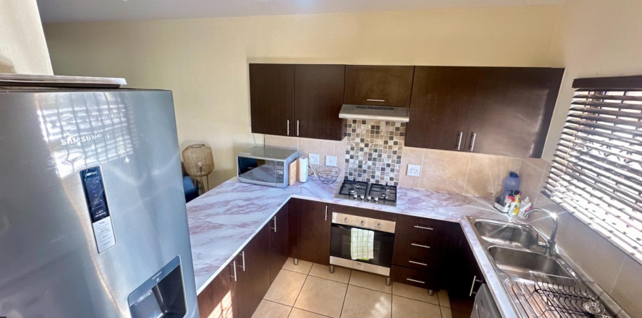 2 Bedroom Property for Sale in Mulbarton Gauteng