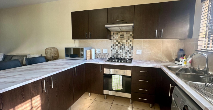 2 Bedroom Property for Sale in Mulbarton Gauteng