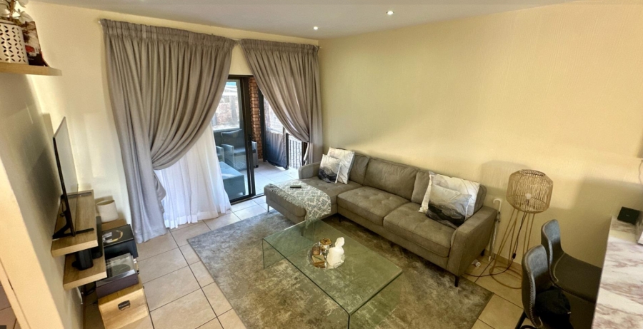 2 Bedroom Property for Sale in Mulbarton Gauteng