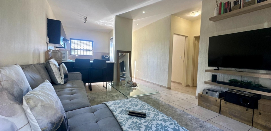 2 Bedroom Property for Sale in Mulbarton Gauteng