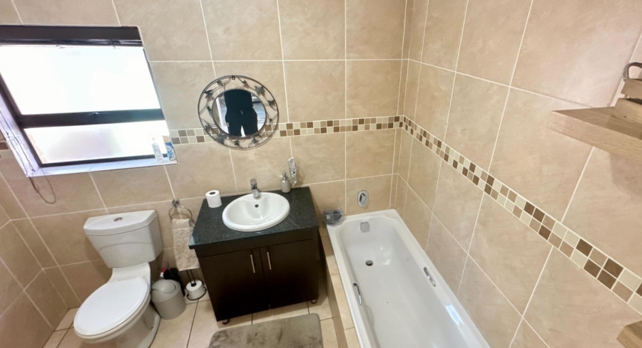 2 Bedroom Property for Sale in Mulbarton Gauteng