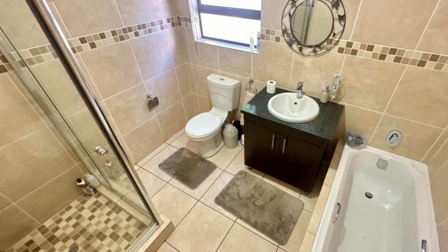 2 Bedroom Property for Sale in Mulbarton Gauteng