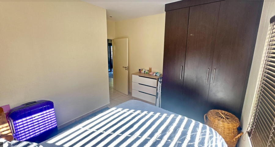 2 Bedroom Property for Sale in Mulbarton Gauteng