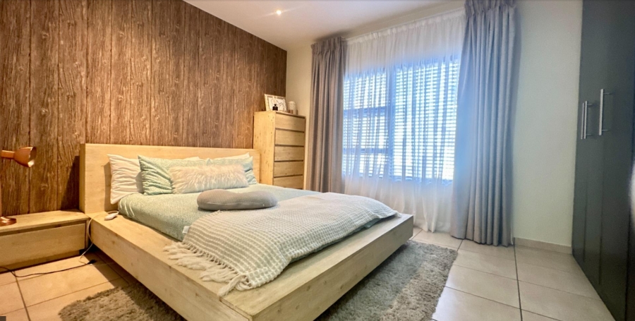2 Bedroom Property for Sale in Mulbarton Gauteng