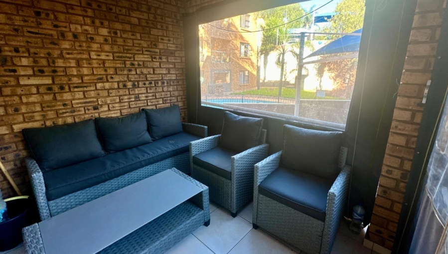 2 Bedroom Property for Sale in Mulbarton Gauteng