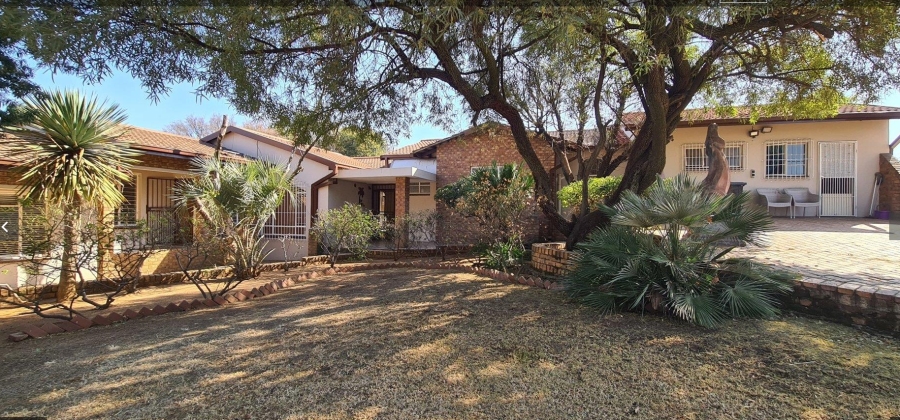 4 Bedroom Property for Sale in Mulbarton Gauteng
