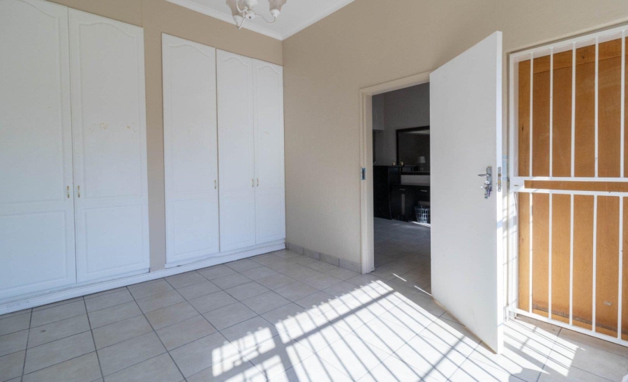 4 Bedroom Property for Sale in Mulbarton Gauteng