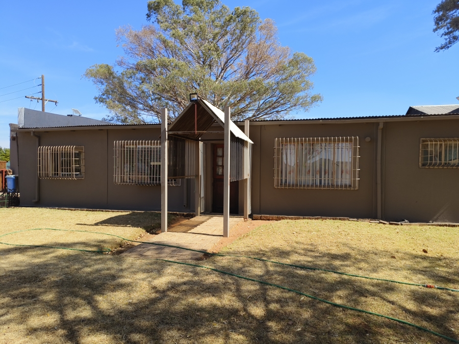 3 Bedroom Property for Sale in Firolaz AH Gauteng