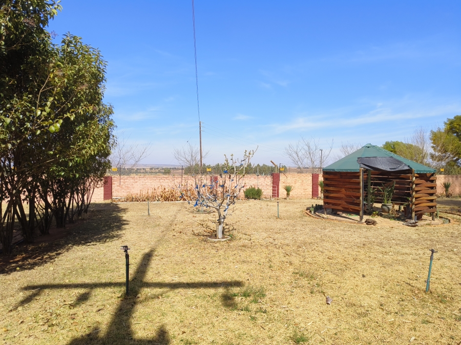 3 Bedroom Property for Sale in Firolaz AH Gauteng