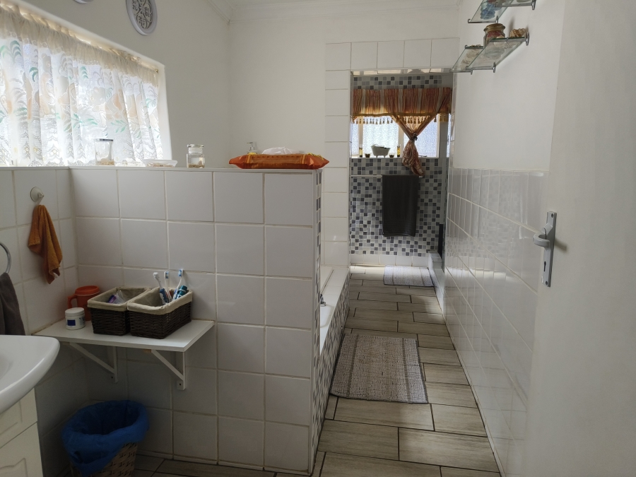 3 Bedroom Property for Sale in Firolaz AH Gauteng