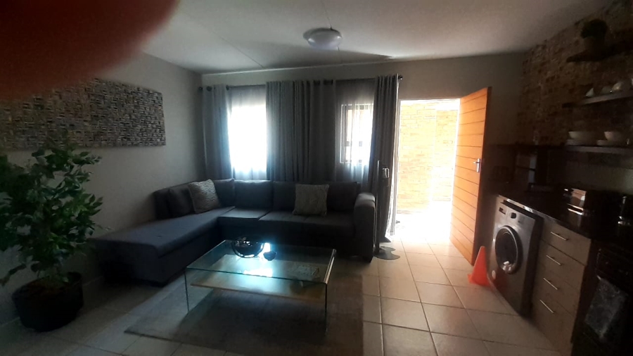 2 Bedroom Property for Sale in Kenleaf Gauteng