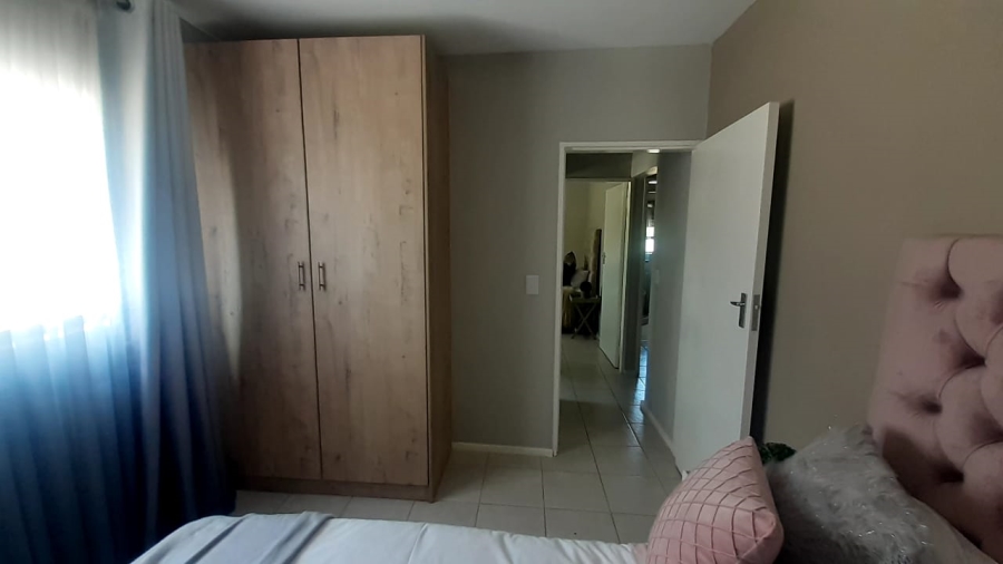 2 Bedroom Property for Sale in Kenleaf Gauteng