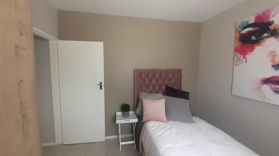 2 Bedroom Property for Sale in Kenleaf Gauteng