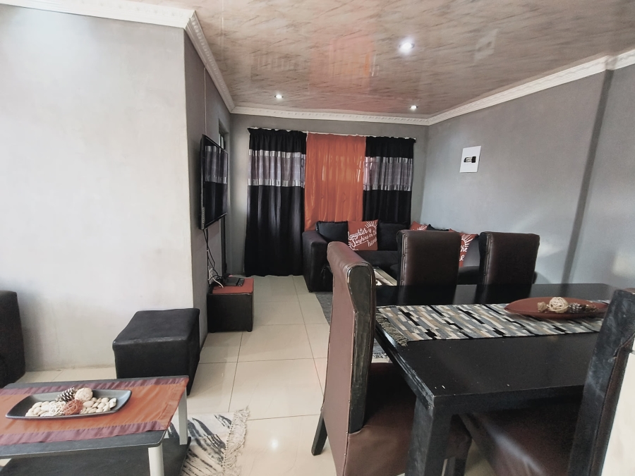 2 Bedroom Property for Sale in Tshepisong Gauteng