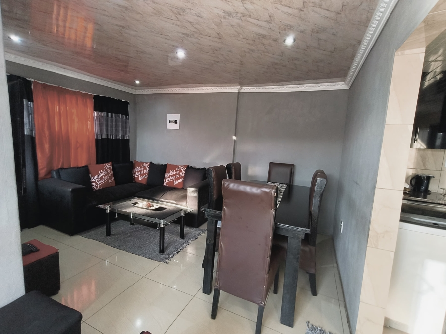 2 Bedroom Property for Sale in Tshepisong Gauteng