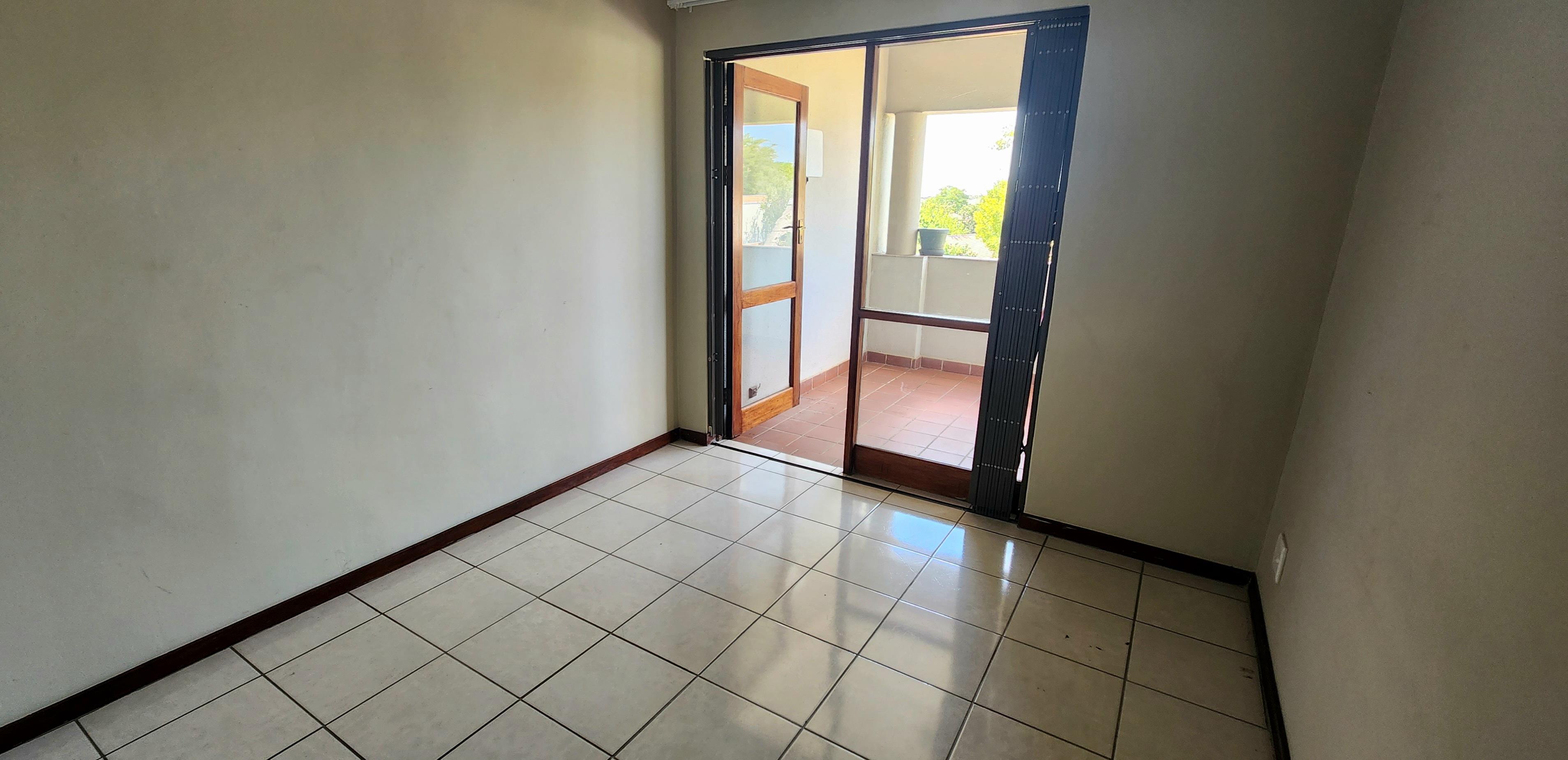 1 Bedroom Property for Sale in Erand Gardens Gauteng