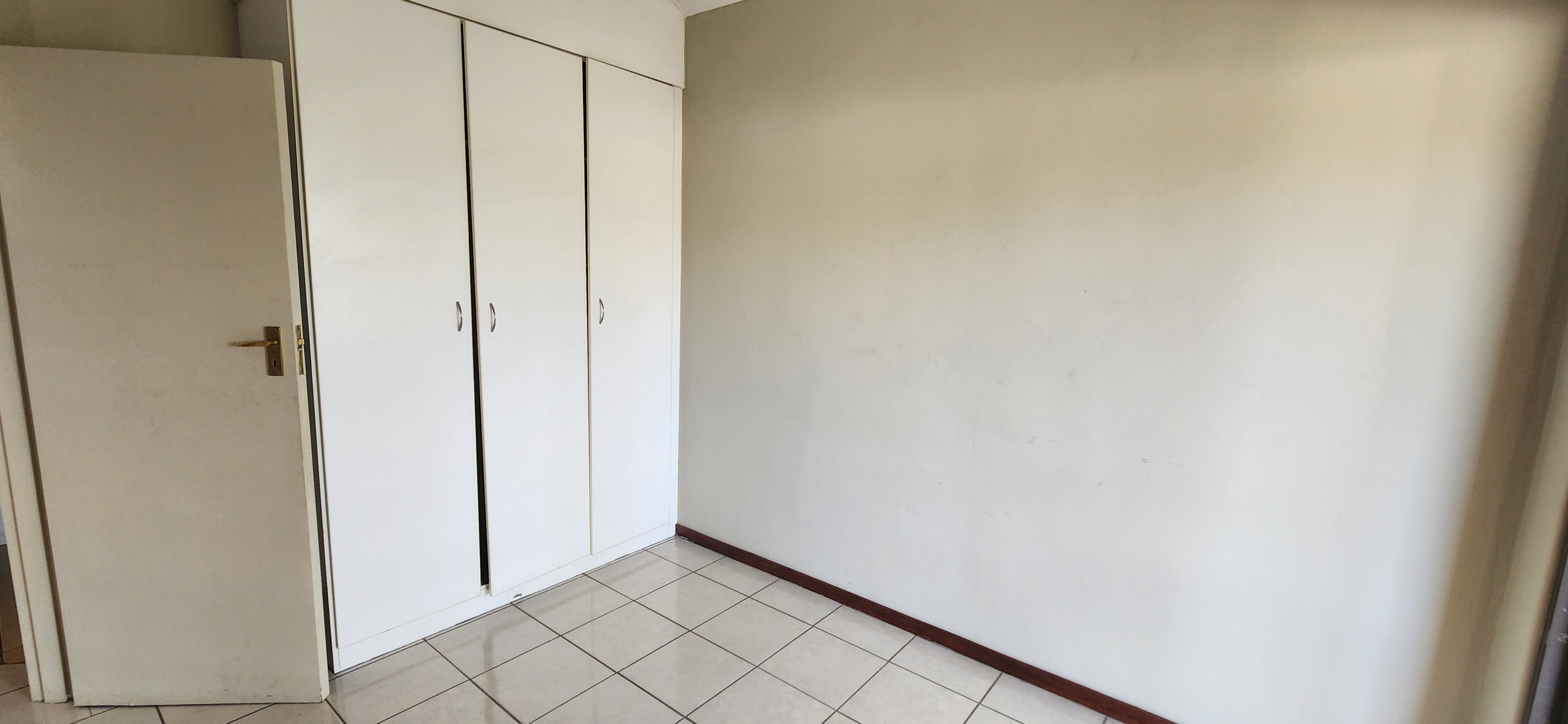 1 Bedroom Property for Sale in Erand Gardens Gauteng