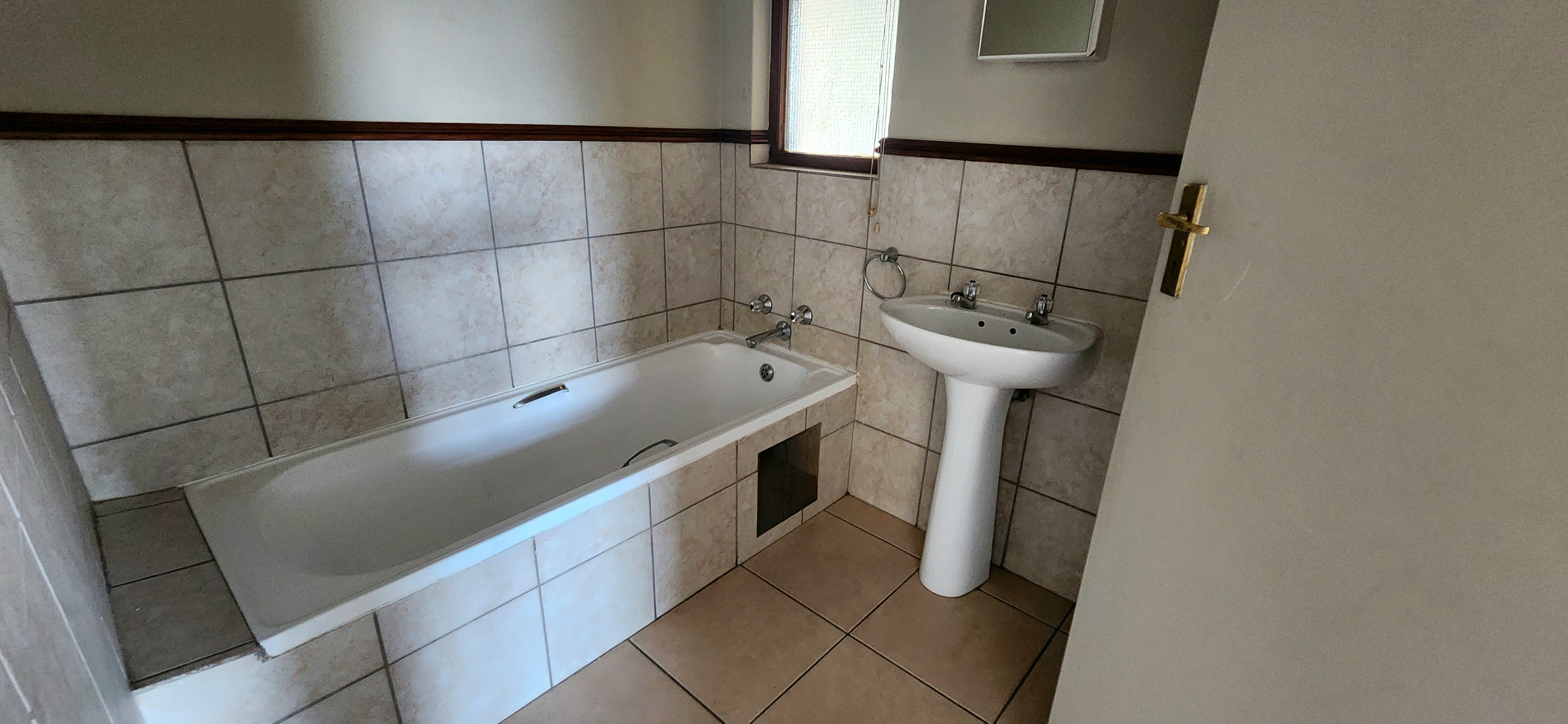 1 Bedroom Property for Sale in Erand Gardens Gauteng