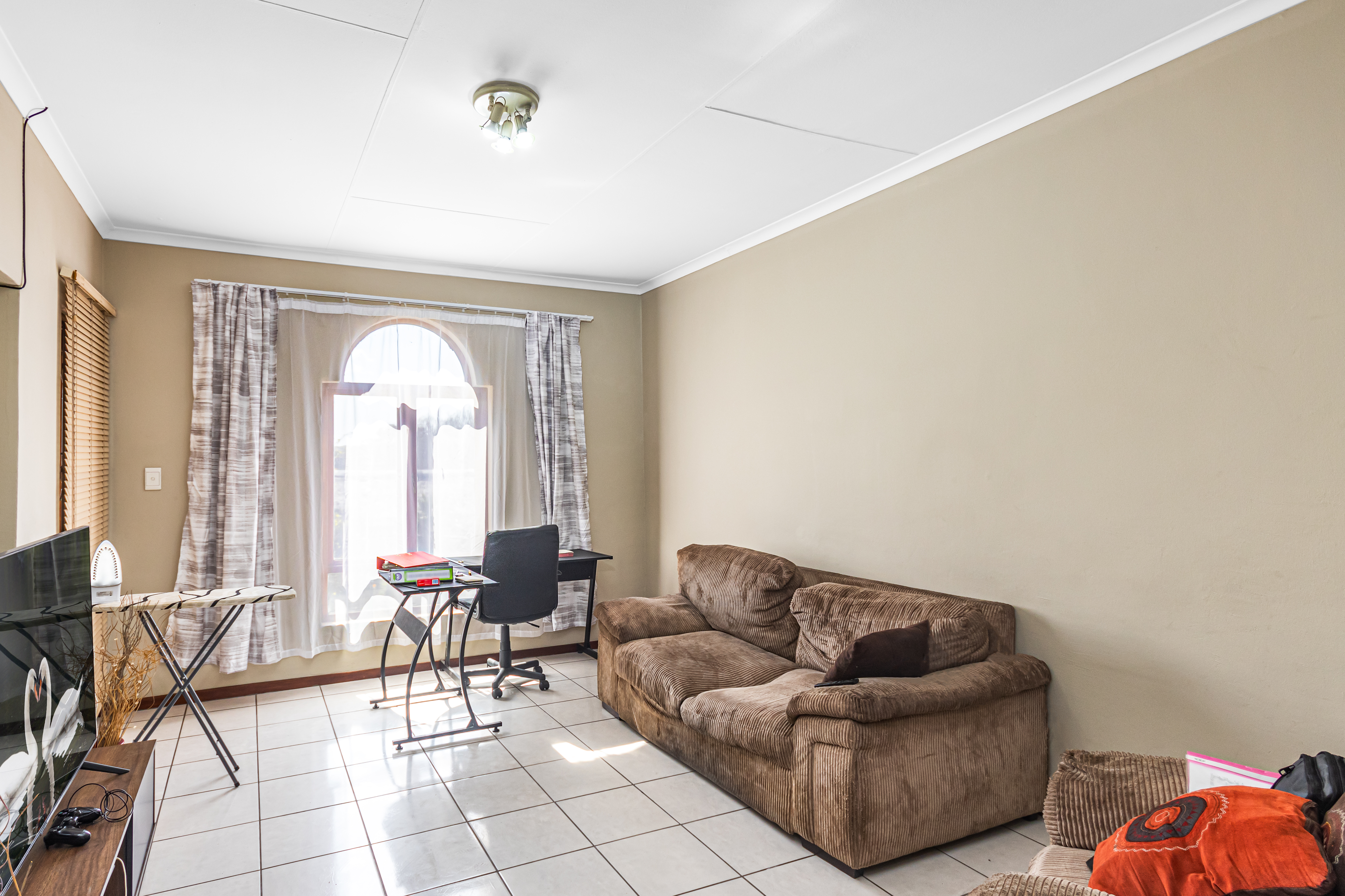 1 Bedroom Property for Sale in Erand Gardens Gauteng