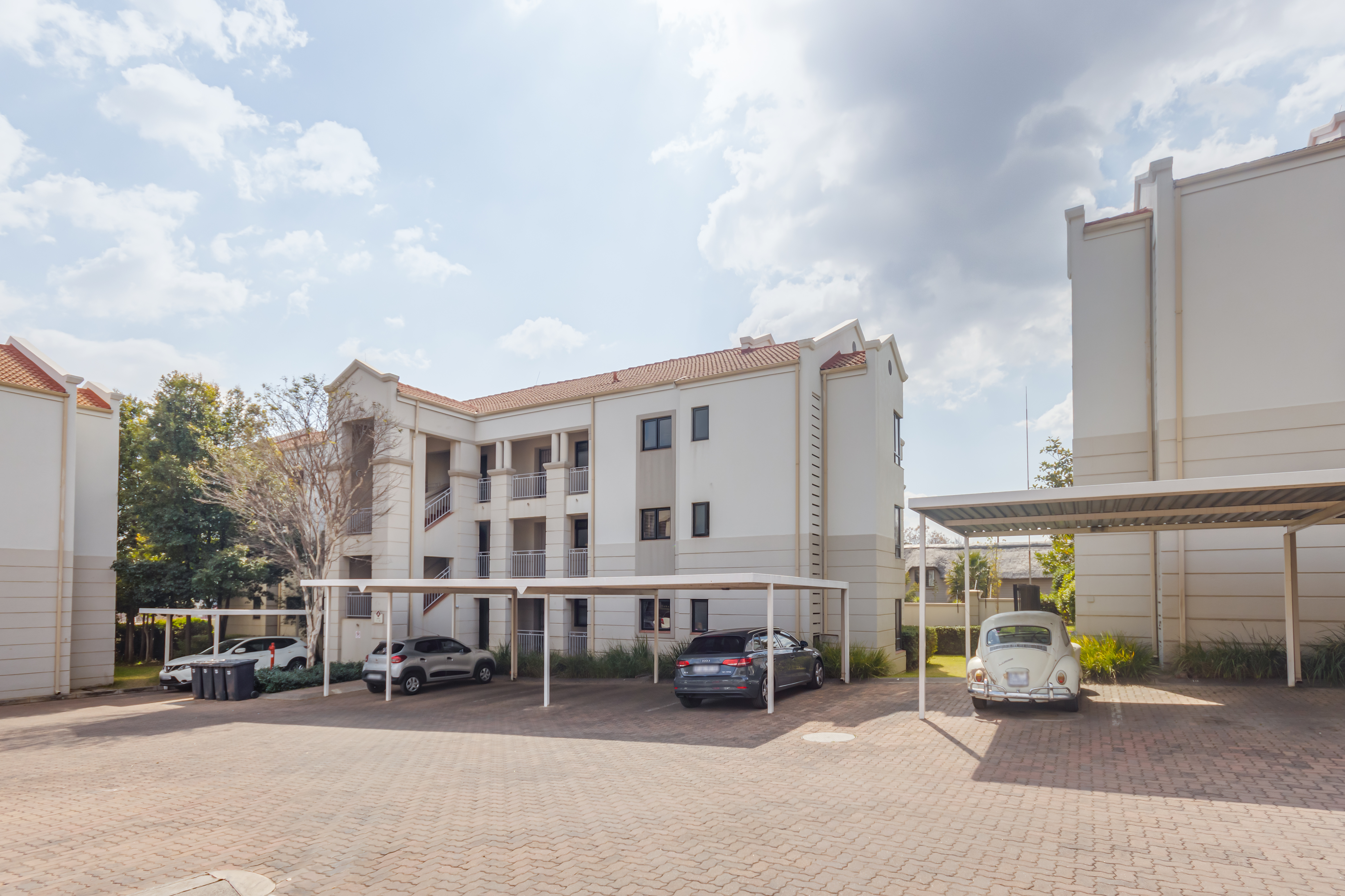 1 Bedroom Property for Sale in Erand Gardens Gauteng