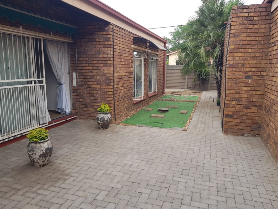 3 Bedroom Property for Sale in Vanderbijlpark CW 3 Gauteng