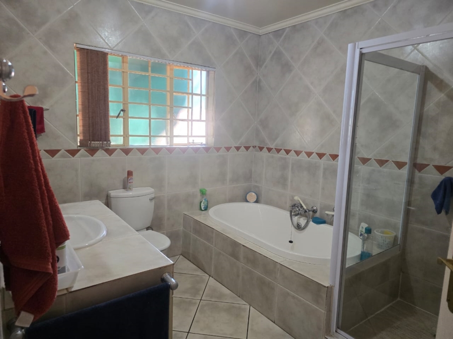 3 Bedroom Property for Sale in Annlin Gauteng