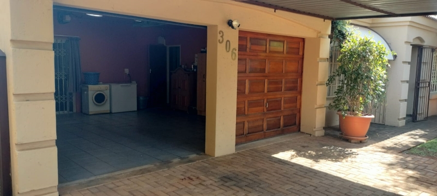 3 Bedroom Property for Sale in Annlin Gauteng