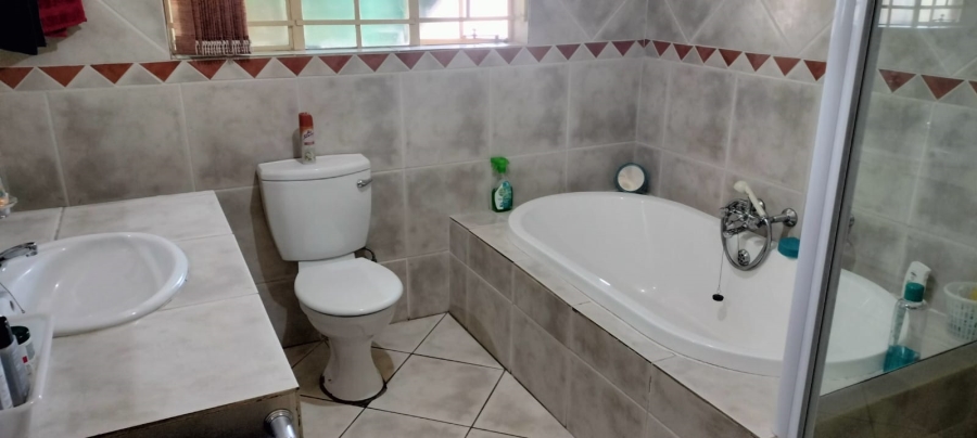 3 Bedroom Property for Sale in Annlin Gauteng