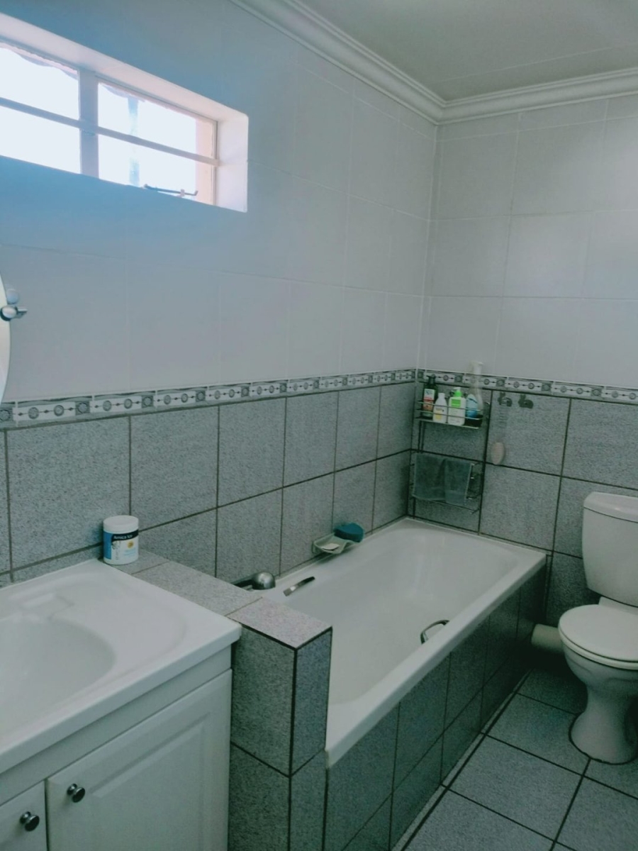 3 Bedroom Property for Sale in Annlin Gauteng