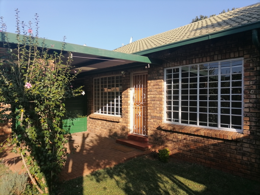 2 Bedroom Property for Sale in Annlin Gauteng