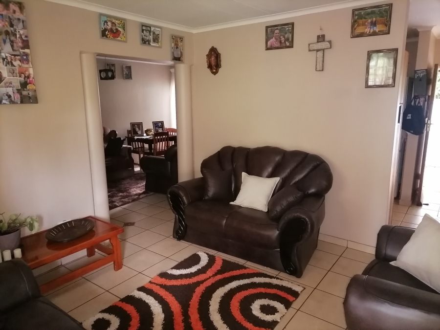 2 Bedroom Property for Sale in Annlin Gauteng