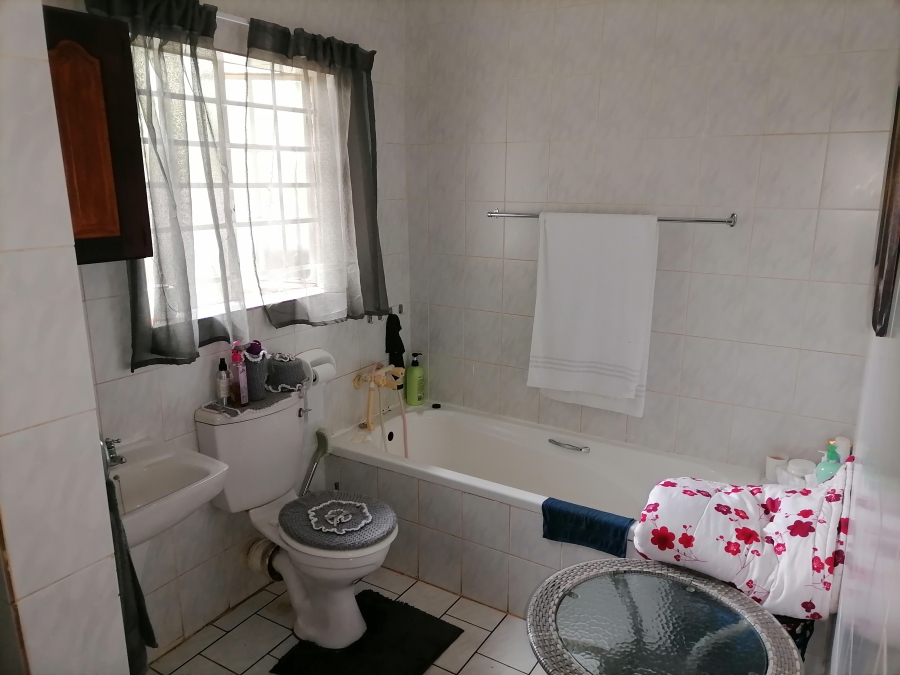 2 Bedroom Property for Sale in Annlin Gauteng