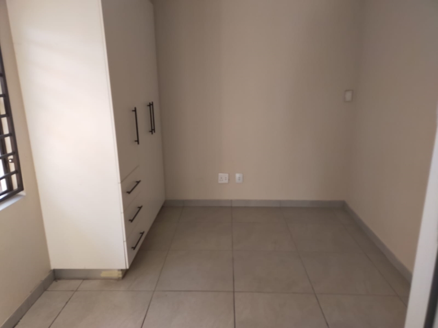 To Let 4 Bedroom Property for Rent in Cosmo City Gauteng