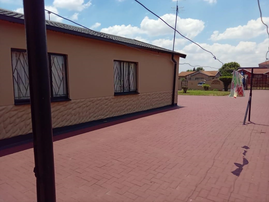 2 Bedroom Property for Sale in Sebokeng Zone 6 Gauteng