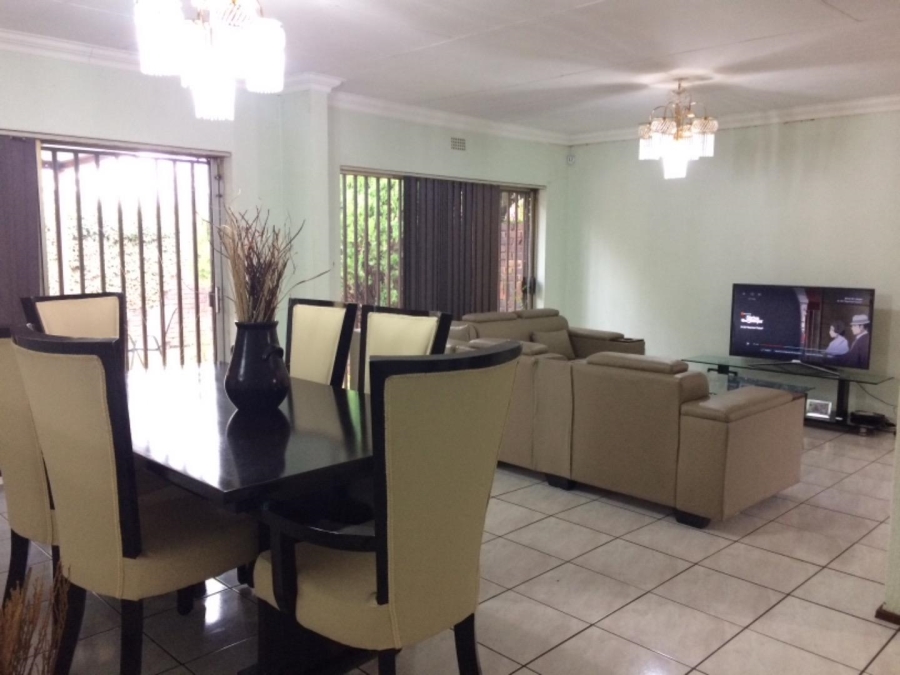 3 Bedroom Property for Sale in Buccleuch Gauteng