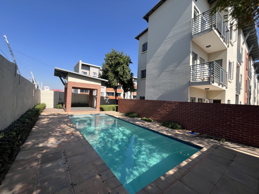 1 Bedroom Property for Sale in Ferndale Gauteng