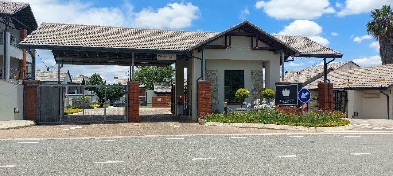 2 Bedroom Property for Sale in Crowthorne AH Gauteng