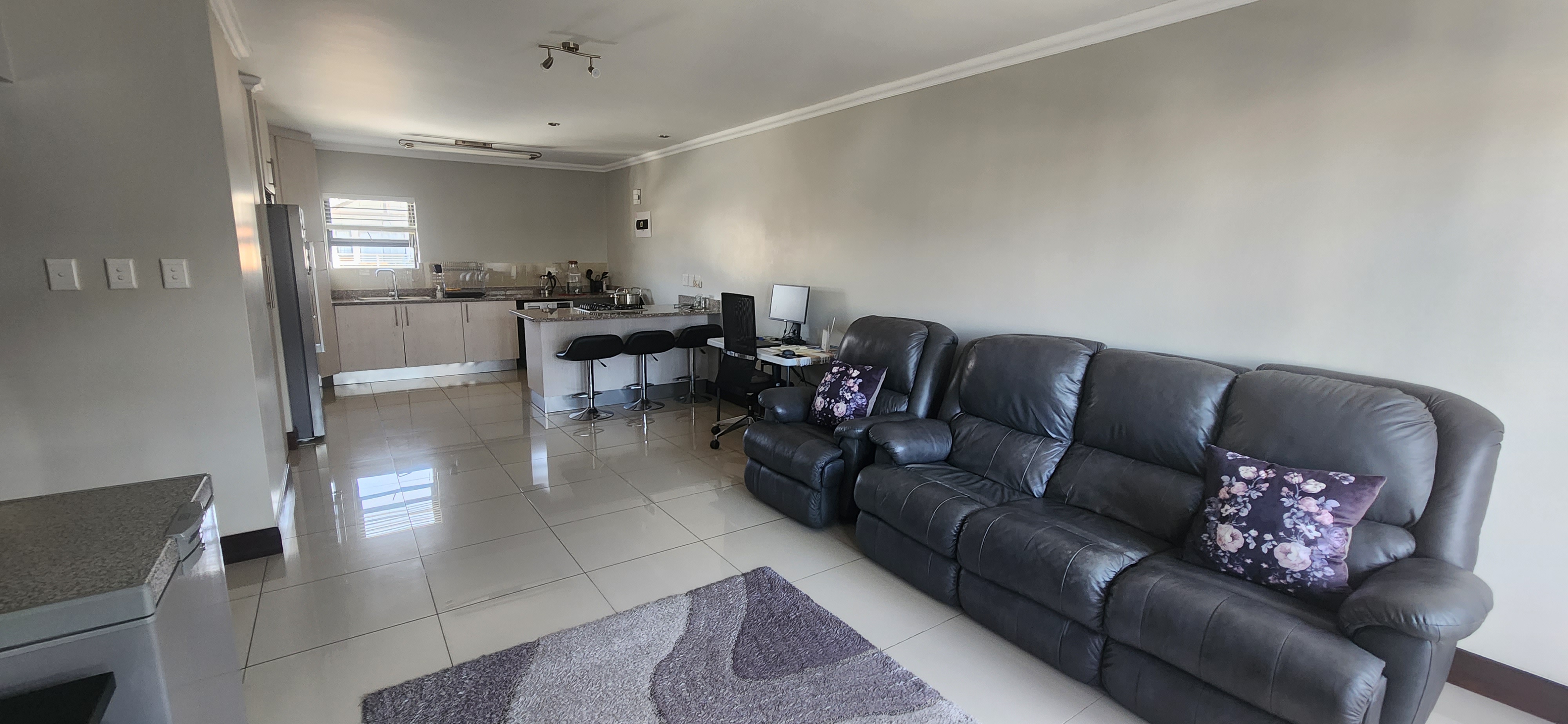 2 Bedroom Property for Sale in Crowthorne AH Gauteng