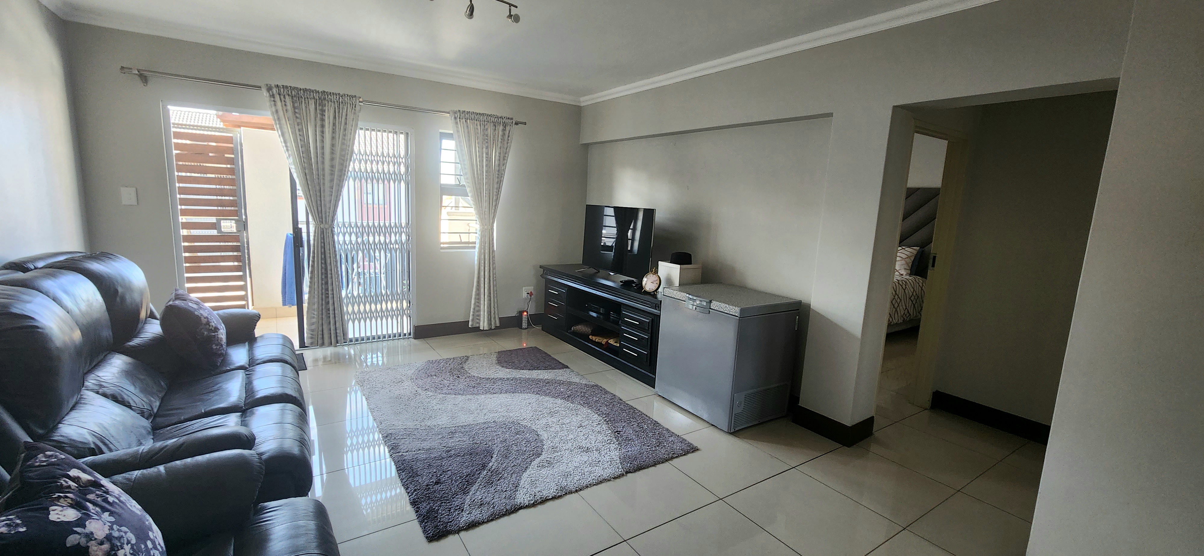 2 Bedroom Property for Sale in Crowthorne AH Gauteng