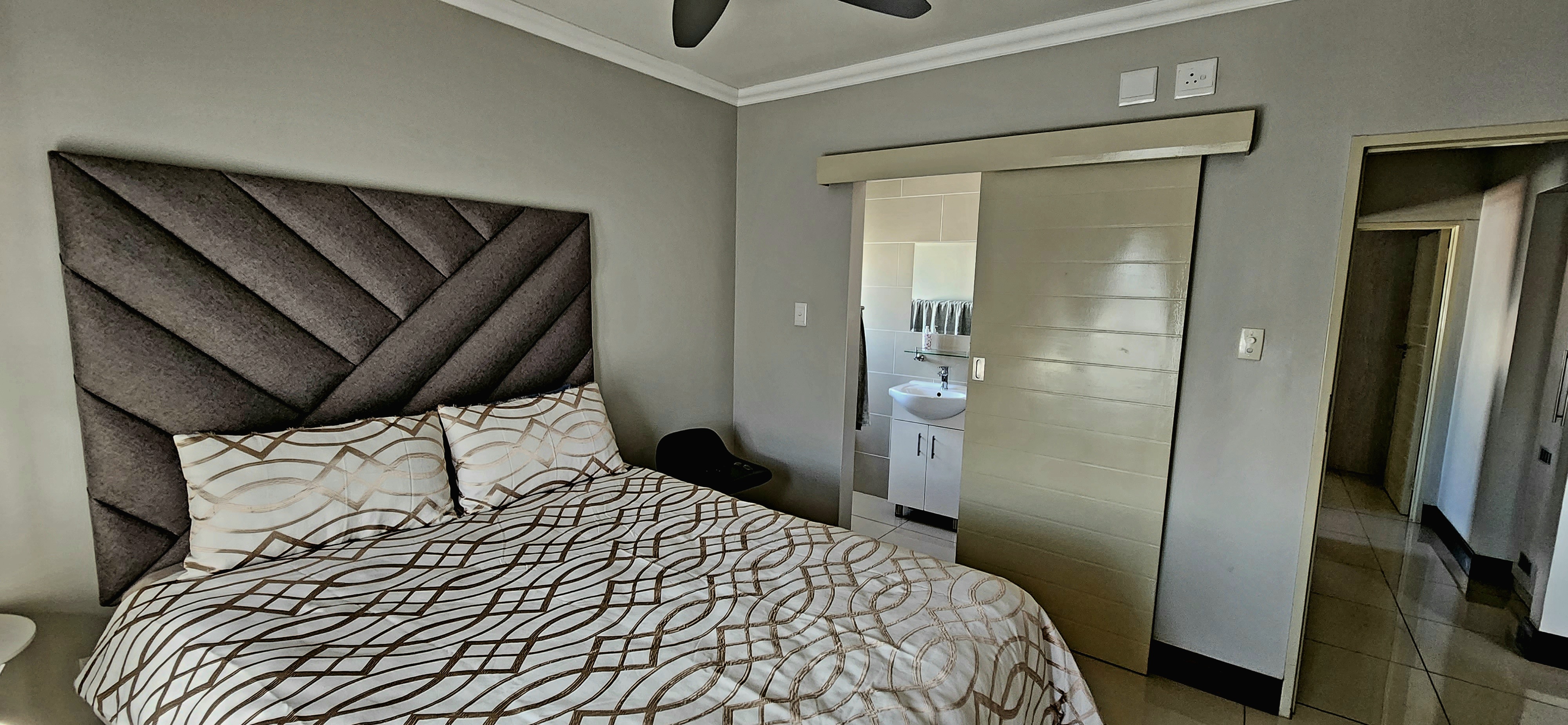 2 Bedroom Property for Sale in Crowthorne AH Gauteng