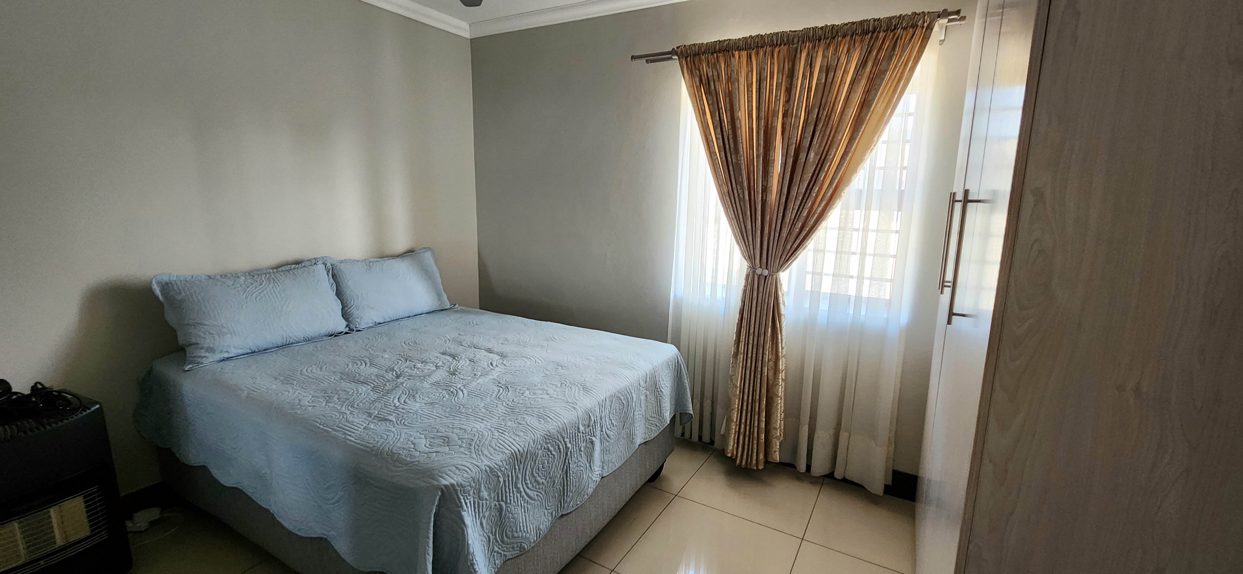 2 Bedroom Property for Sale in Crowthorne AH Gauteng