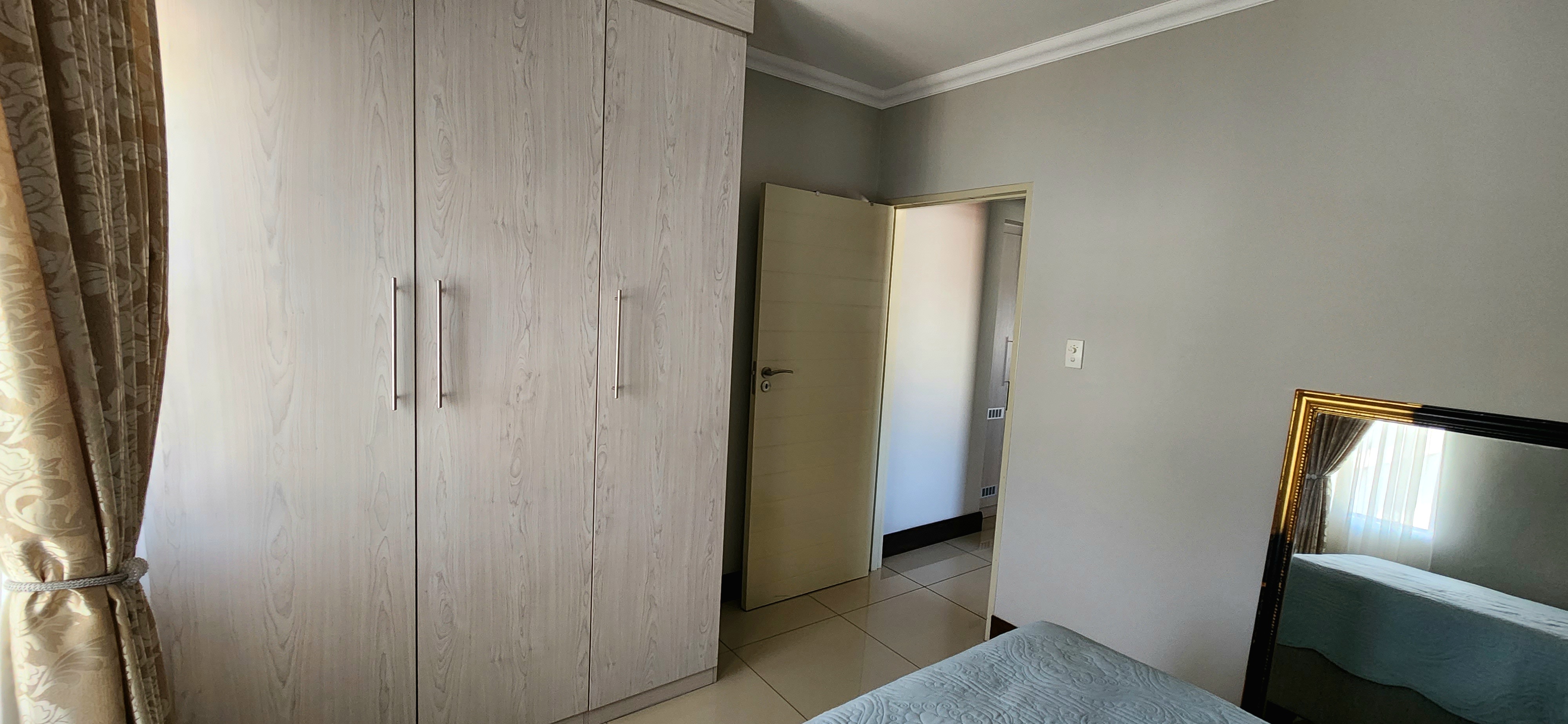 2 Bedroom Property for Sale in Crowthorne AH Gauteng