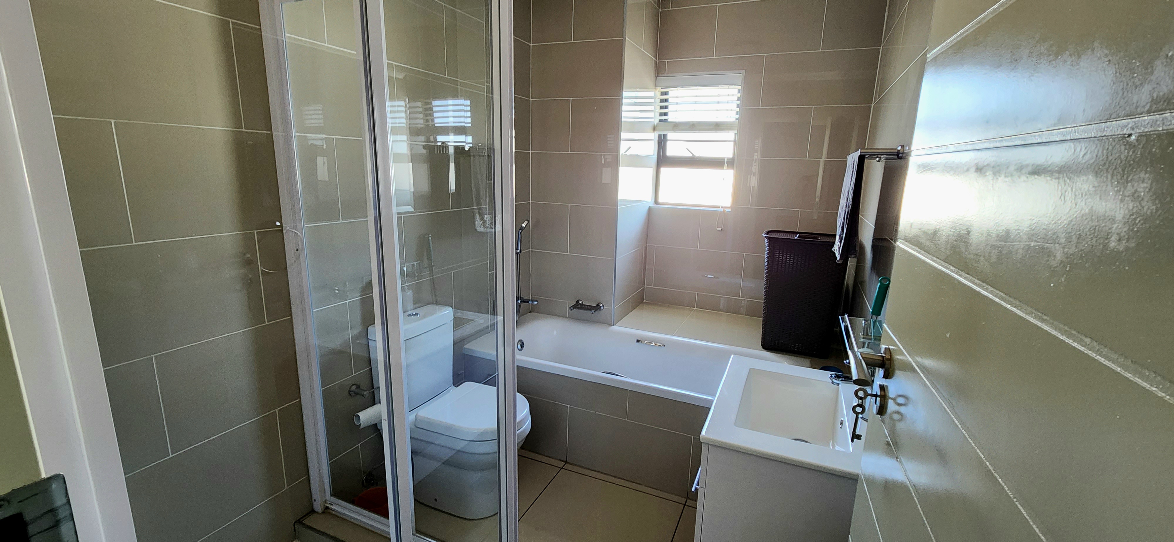 2 Bedroom Property for Sale in Crowthorne AH Gauteng