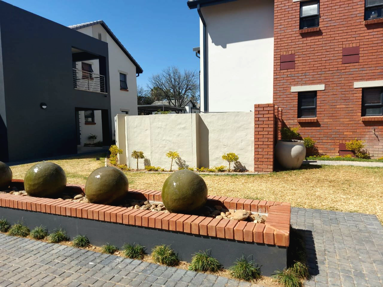 2 Bedroom Property for Sale in Crowthorne AH Gauteng