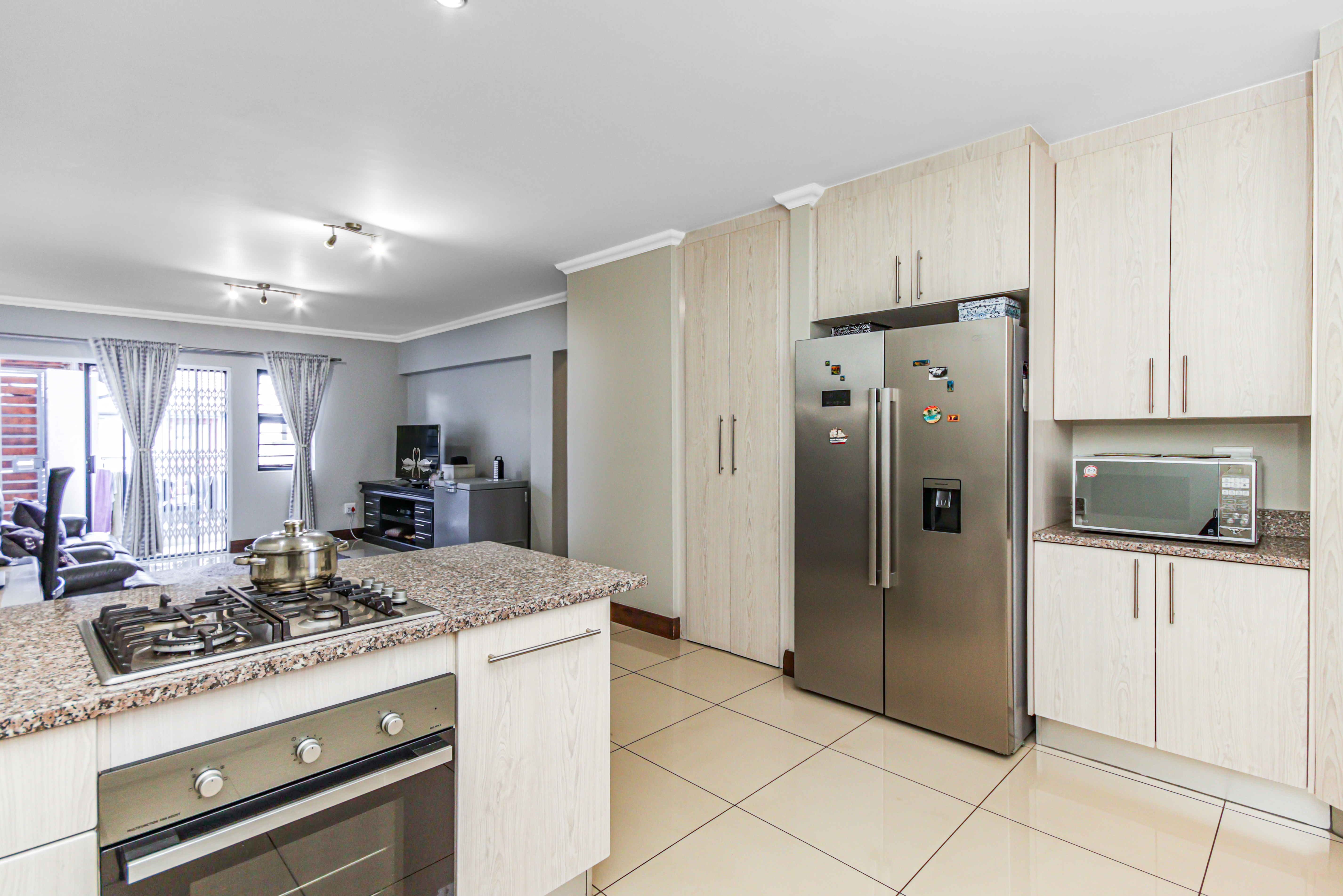 2 Bedroom Property for Sale in Crowthorne AH Gauteng