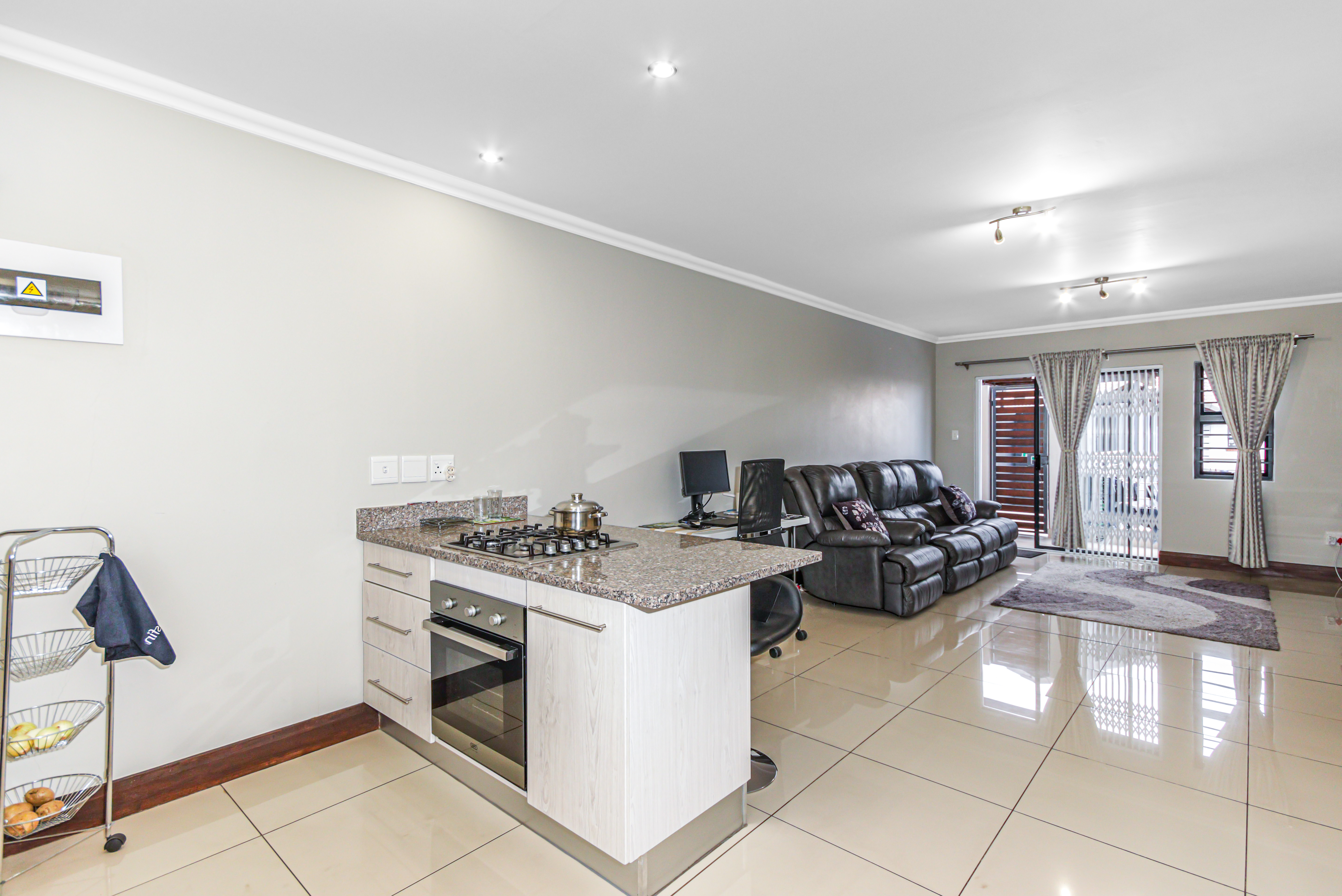 2 Bedroom Property for Sale in Crowthorne AH Gauteng