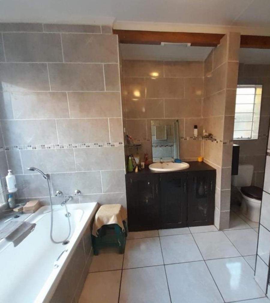 4 Bedroom Property for Sale in Doornpoort Gauteng