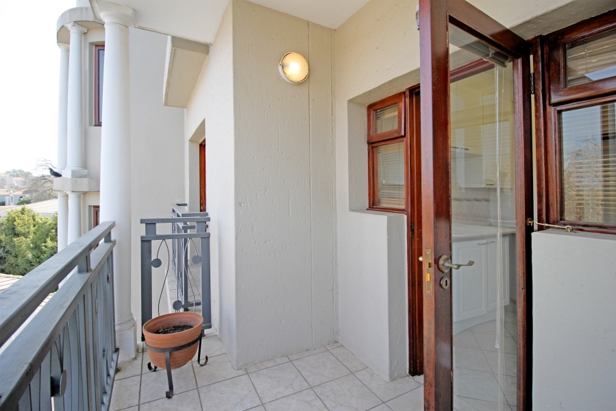 2 Bedroom Property for Sale in Dunkeld West Gauteng