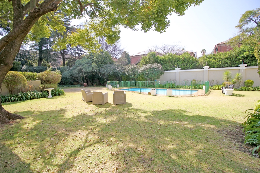 2 Bedroom Property for Sale in Dunkeld West Gauteng